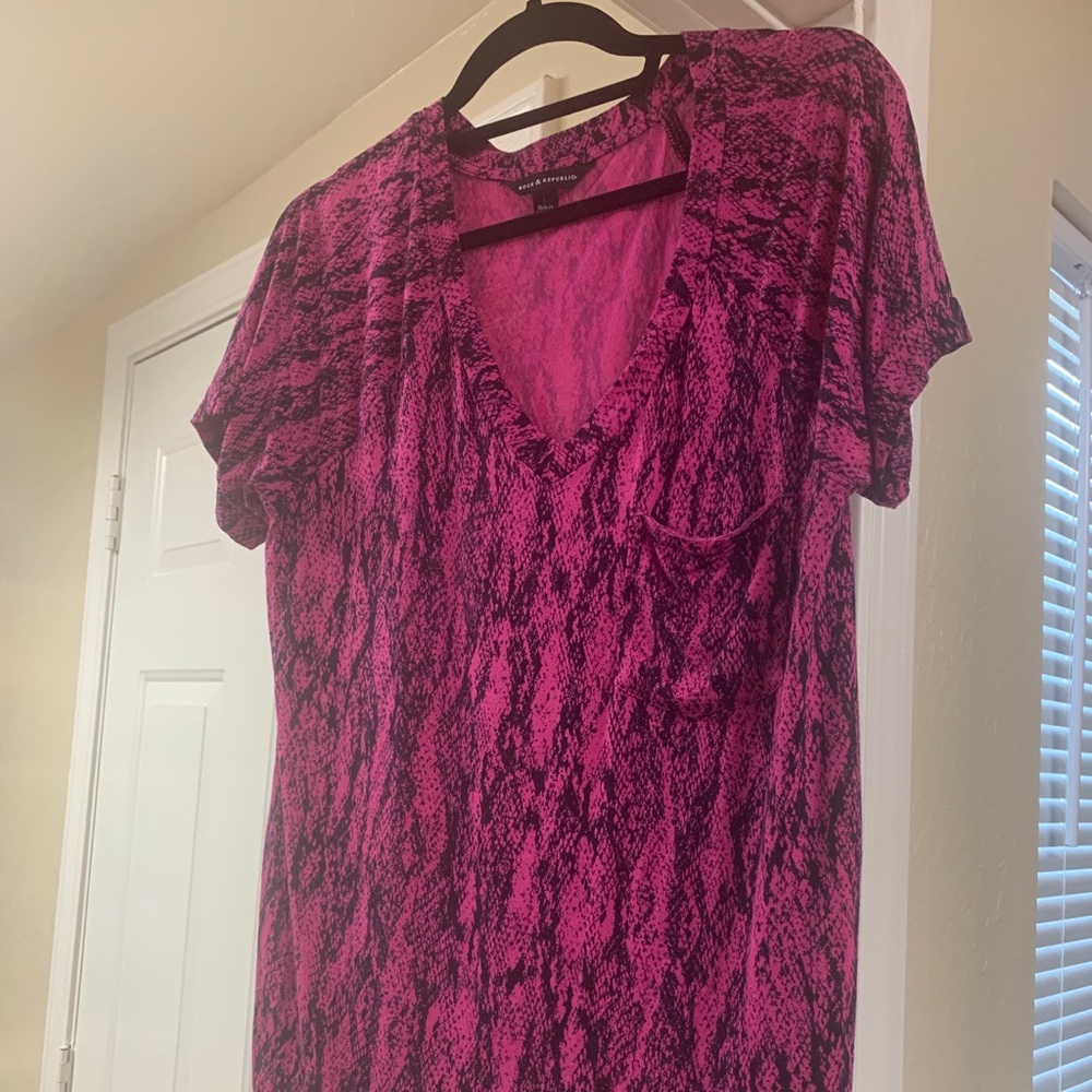 Trendy hot pink & black top